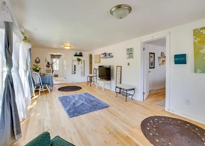 Adventure Base 1 Mi To Historic Downtown! *