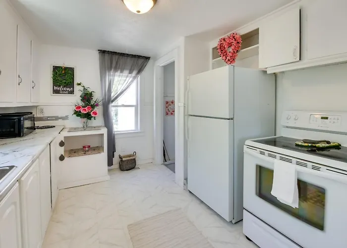 Adventure Base 1 Mi To Historic Downtown! Holiday home