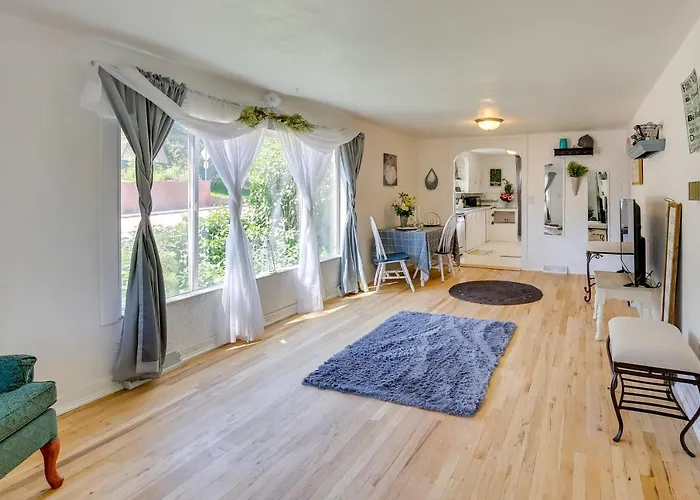 Holiday home Adventure Base 1 Mi To Historic Downtown!