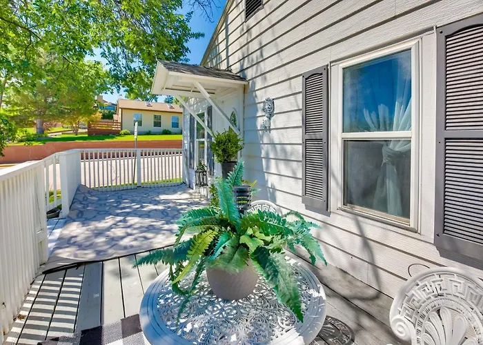 Holiday home Adventure Base 1 Mi To Historic Downtown!